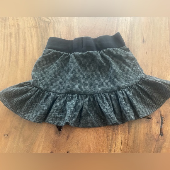 Peekaboo Beans Skirt 4T - Picture 3 of 3